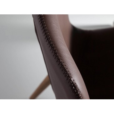 chaise cerda vitality en bois massif avec détail de revêtement en similicuir
