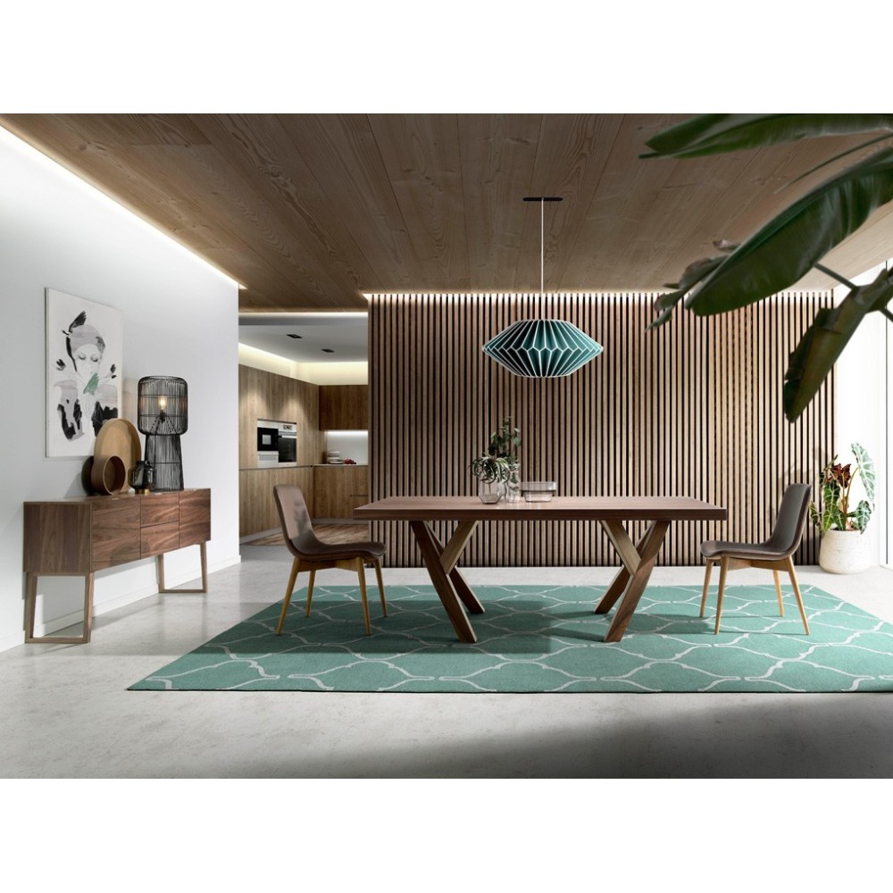 silla cerda vitality en polipiel y madera maciza en un salón