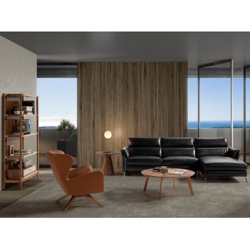 cerda texas armchair with wooden table in living room