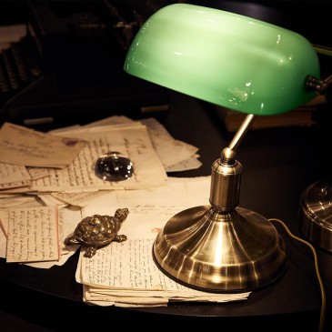 Lawyer Tischleuchte von Ideal Lux, eine Vintage Leuchte die verzaubert