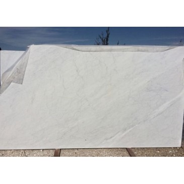 Tulpencouchtisch Eero Saarinen aus weißem Carrara-Marmor mit Gänseschnabelsockel in Aluminiumgussplattendetail