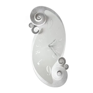 Circeo wall clock suitable for modern and vintage environments