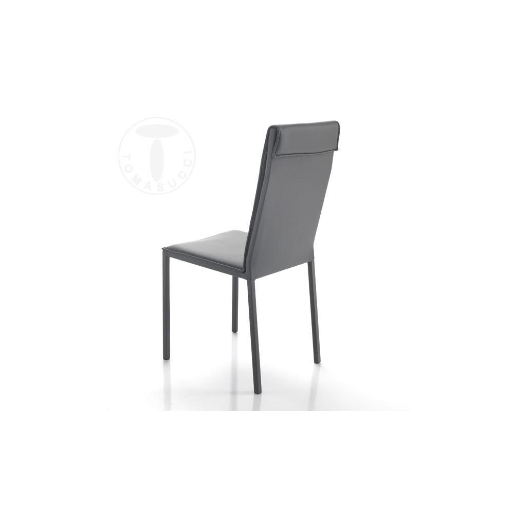 Tomasucci Camy-stol med karakteristisk design, trukket i kunstskinn