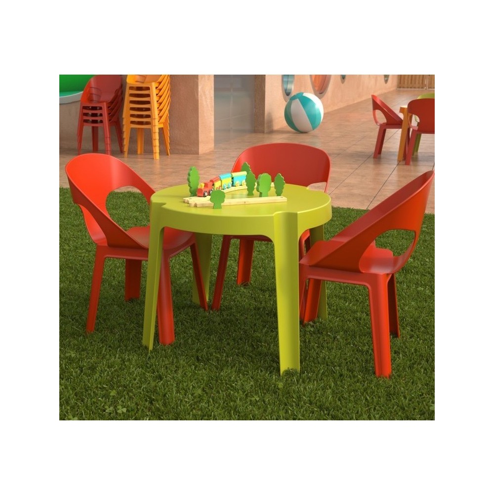 itamoby Table basse d'extérieur empilable Rita en polyéthylène disponible dans un jardin