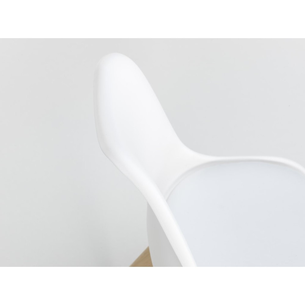 kasa-store lantlig vit stol med ryggstöd