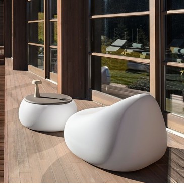 Plust T Ball udendørs sofabord lavet af hvid polyethylen med brun plade