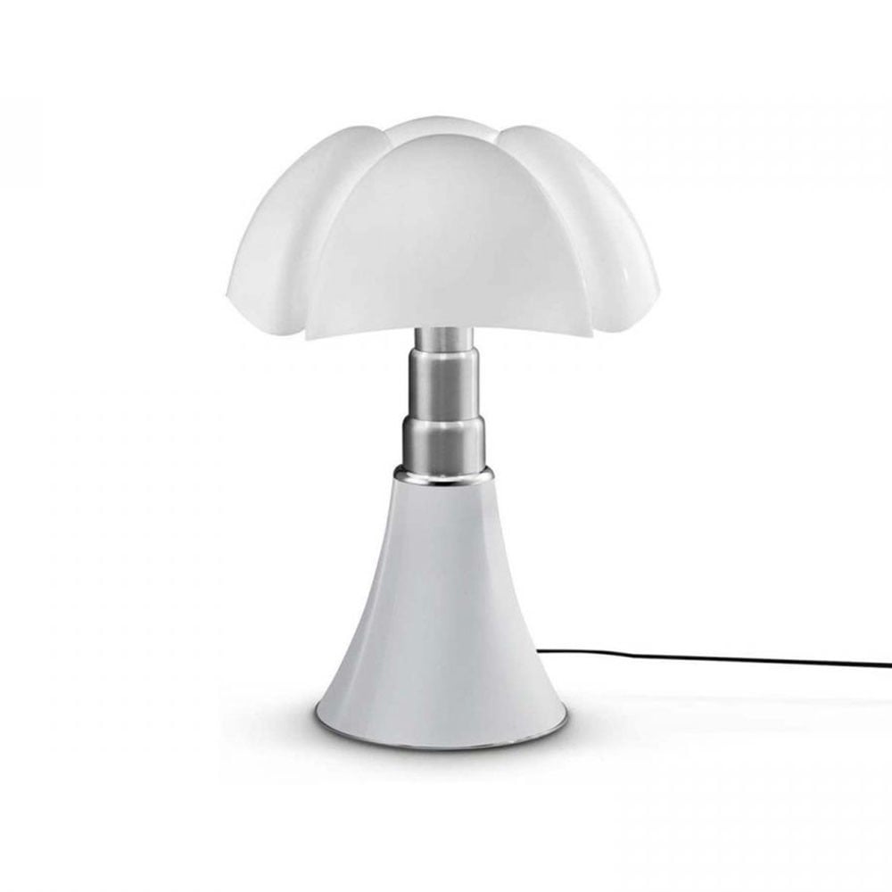 Minipistrello is the table lamp for romantic and very elegant environments