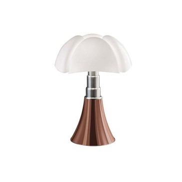 Minipistrello is the table lamp for romantic and very elegant environments