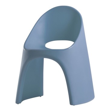 Slide Amélie -sarja, jossa on 2 polyeteenistä valmistettua tuolia, saatavana useissa eri muodoissa
