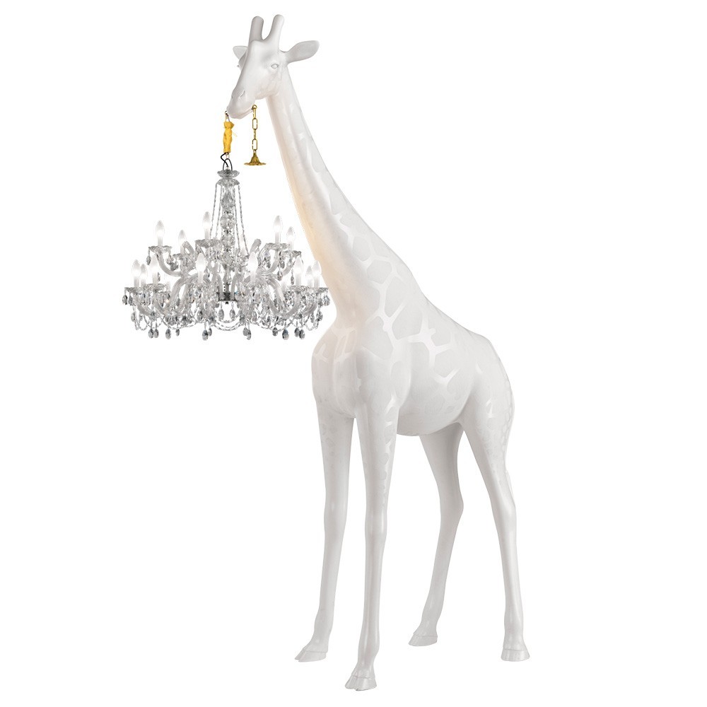 qeeboo girafe blanche côté lampadaire