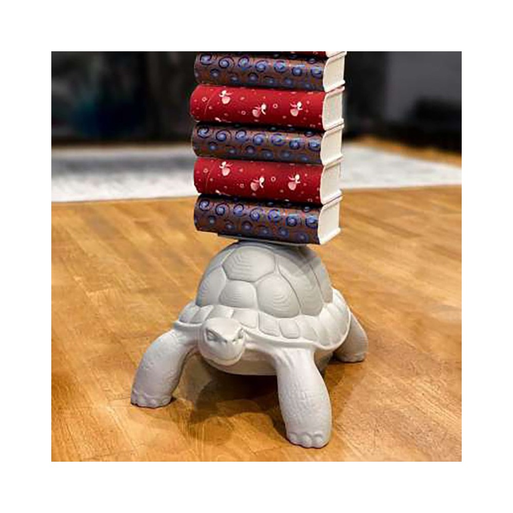 qeeboo Turtle Carry Bookcase bibliothèque grise close-up