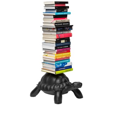qeeboo Turtle Carry Librería librería en perspectiva negra