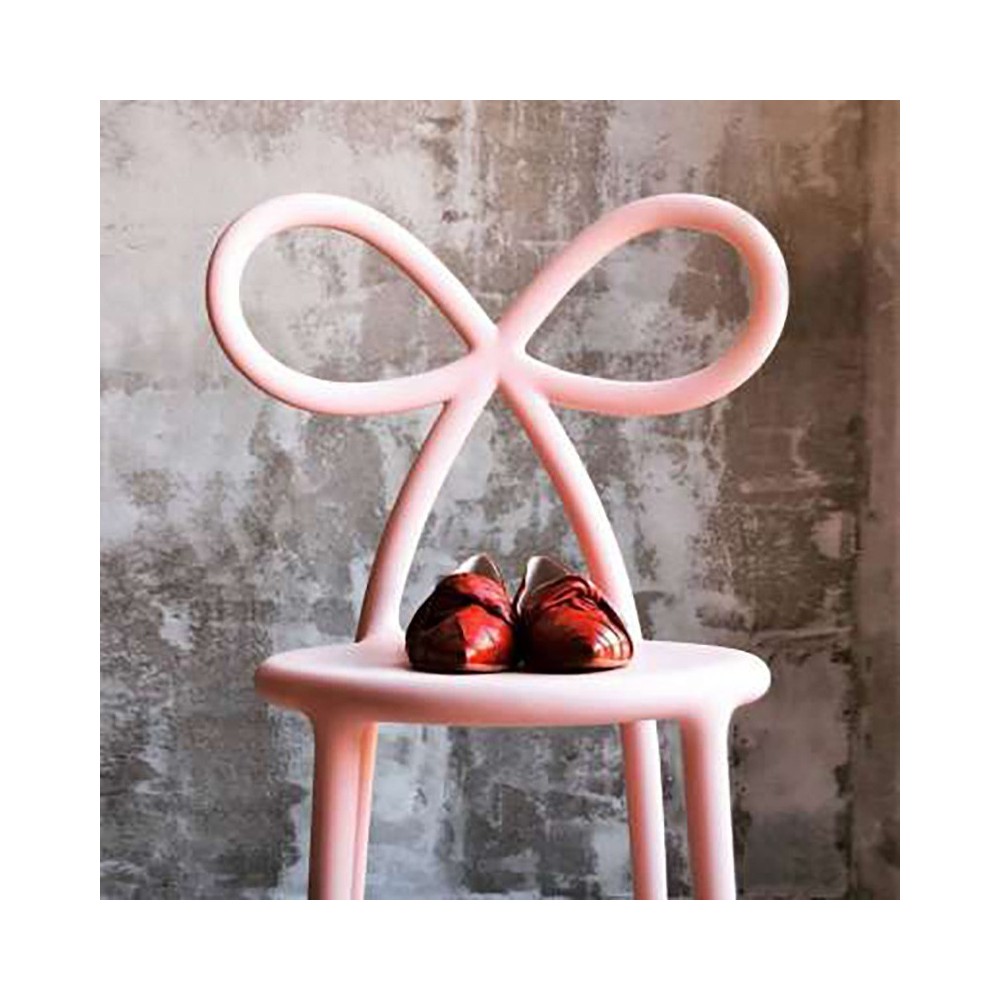 qeeboo ribbon chair chair shoes