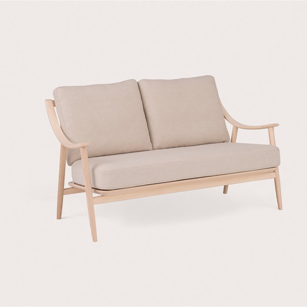 Two-seater sofa in solid wood with a Nordic design