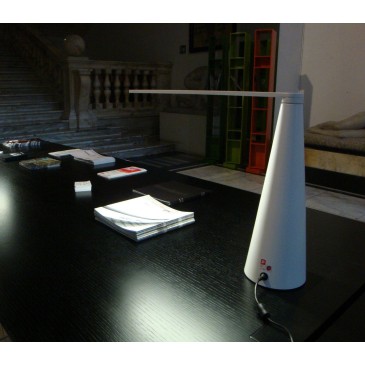 lampe de table et de bureau martinelli luce elica