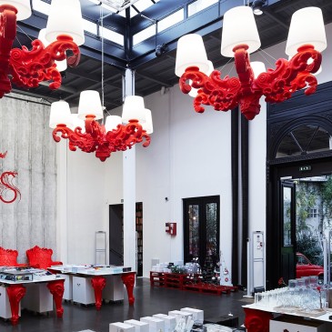 slide crown of love red chandelier