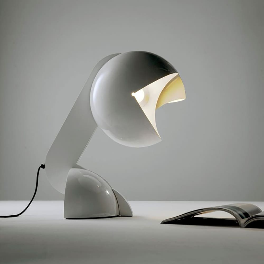 Ruspa lampe af Martinelli Luce designet af Gae Aulenti