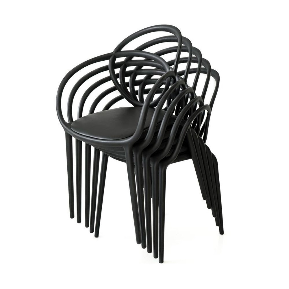 qeboo loop stackable black chair