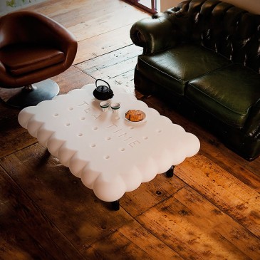 Slide Tea Time coffee table with an original design by Gianni Arnaudo