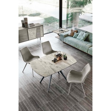 Zielvortice-Tisch Carrara-Stühle