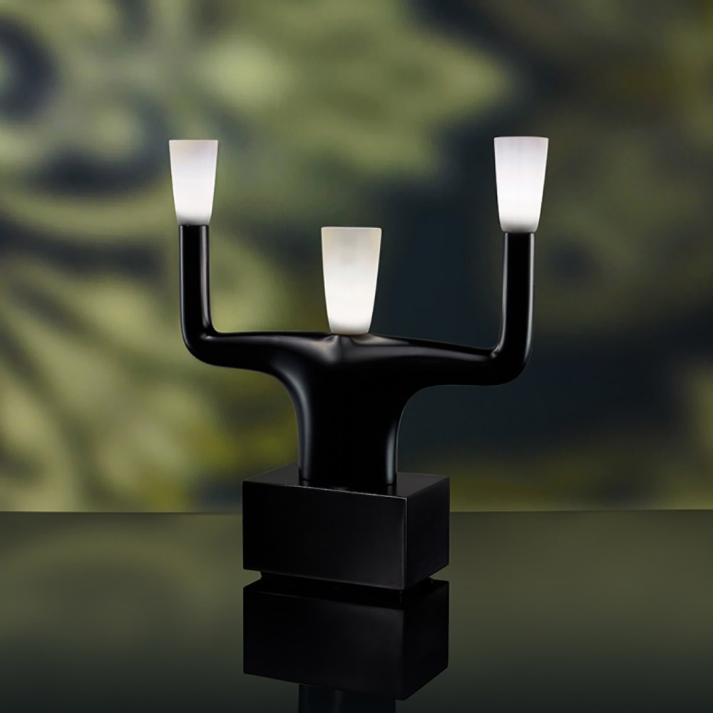 Qeeboo Guru Lampe de table en polyéthylène | Kasa-Store