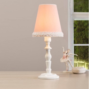 Droomtafellamp in roze stof, voor de slaapkamer van een klein meisje