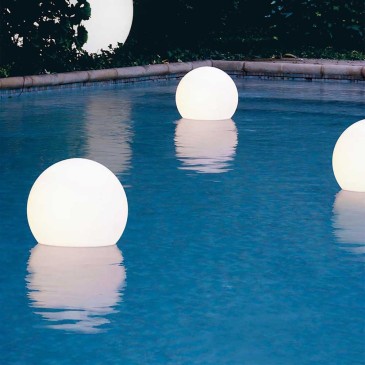 Slide Acquaglobo floating lamp for the pool | kasa-store