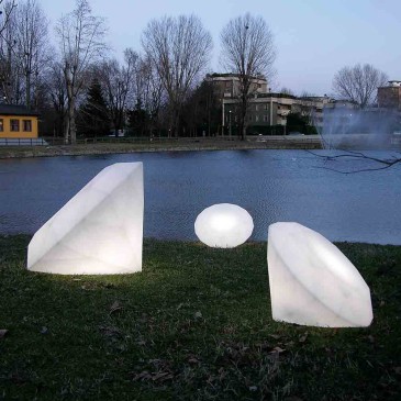 Slide Bijoux lampada da terra adatta per interno ed esterno in due diverse dimensioni