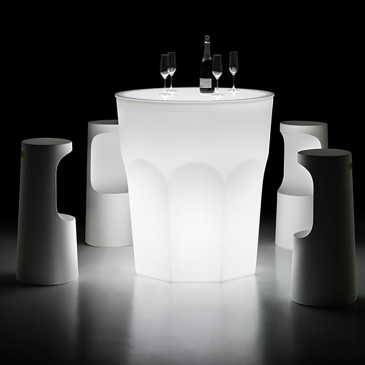 Plust Cubalibre Table with illuminated base and hpl top available in two finishes