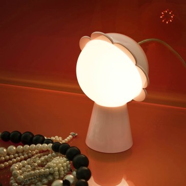 Qeeboo Daisy polykarbonat bordlampe | Kasa-Store