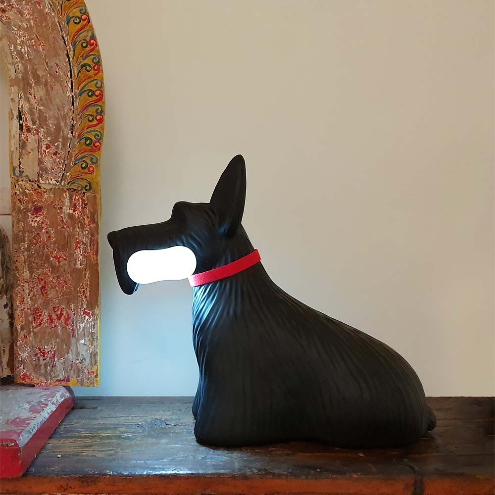 Qeeboo Scottie lampe i form av en søt liten hund | kasa-store
