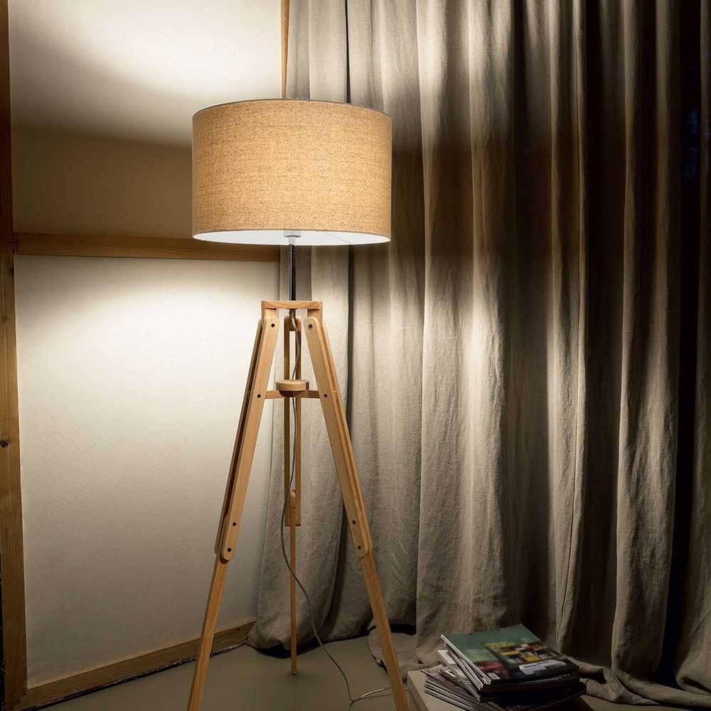Klimt Stehlampe aus Naturholz und PVC und Lampenschirm aus Stoff.