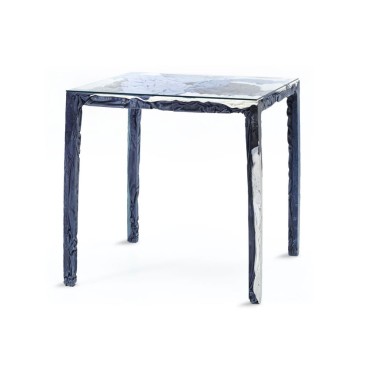 Remember Me Bistrot table by Casamania covered in jeans