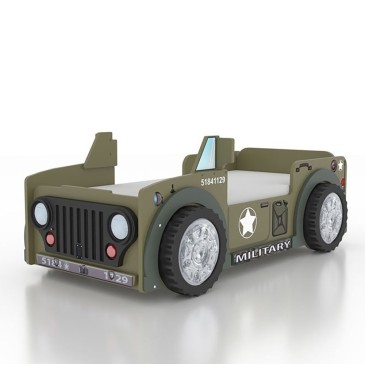 Een bed in de vorm van een militaire jeep voor kinderen die van avontuur houden