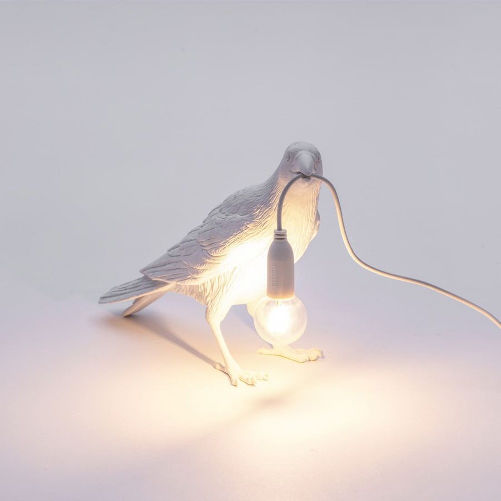 Seletti Bird Lamp Waiting lámpara de mesa de resina | Tienda Kasa