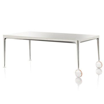 Magis Big Will uttrekkbart bord designet av Philippe Starck