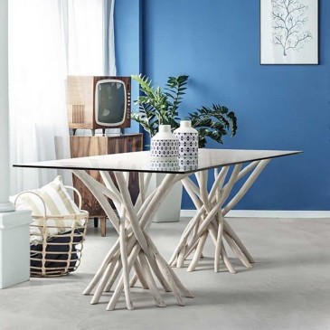 Table Sahel de Bizzotto réalisée avec structure en bois de teck