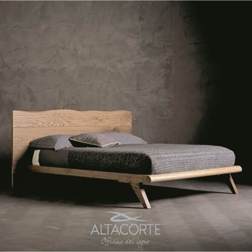 Wood double bed by Altacorte made of oak wood available in 3 configurations