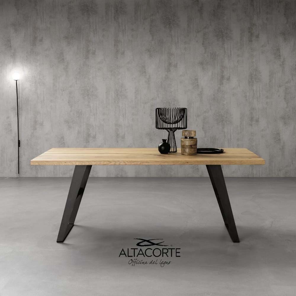 IJzeren tafel in Altacorte eikenhout | kasa-store