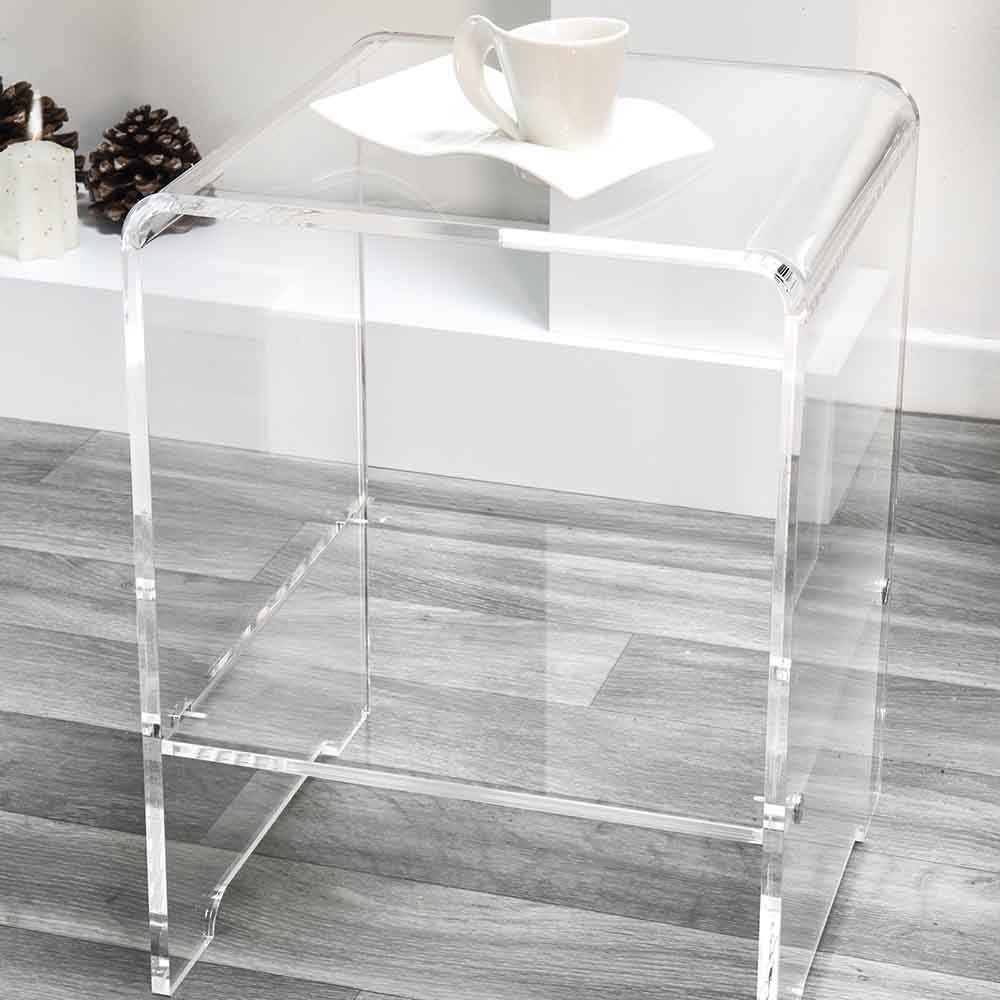 Next to it is a plexiglass table by Iplex | kasa-store