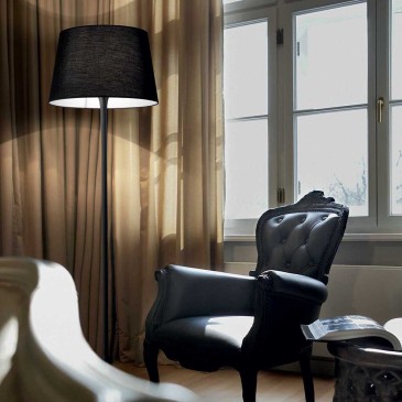 London floor lamp by Ideal Lux available in three finishes