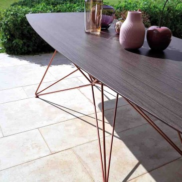 Atlante fixed table available in two different sizes