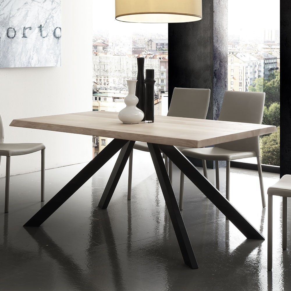 La Seggiola Bio Metalen tafel met metalen onderstel en houten blad