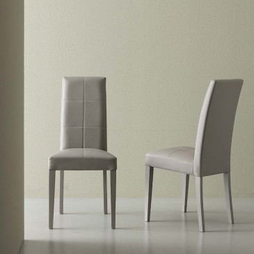 Cadeira moderna La Seggiola Class revestida em couro ecológico