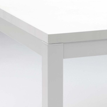 The Seggiola Kerwin fixed table available in three different finishes