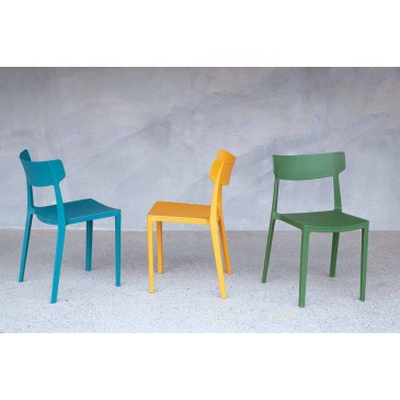 Conjunto La Seggiola Citylife de quatro cadeiras empilháveis para exterior
