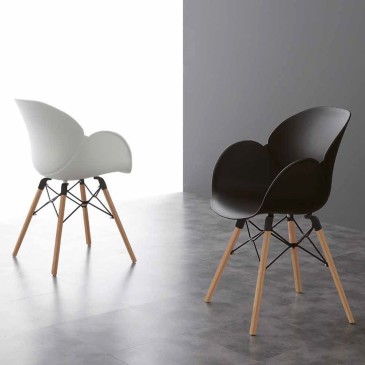 La Seggiola Lotus Wood chair made with polypropylene shell and solid wood legs