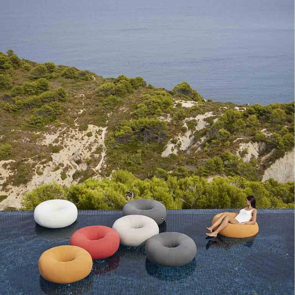 Ogo Don Out schwimmender Pouffe in Donut-Form | kasa-store