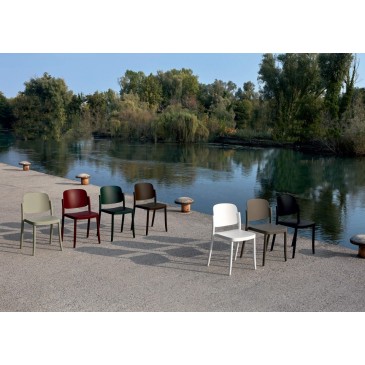 Colos Piazza 1 und Piazza 2 Set mit 4 Stühlen aus Polypropylen | kasa.store