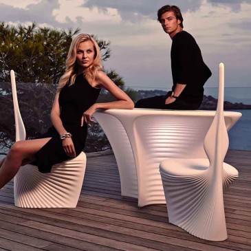 Καρέκλα εσωτερικού και εξωτερικού χώρου Vondom Biophilia σχεδιασμένη από τον Ross Lovegrove